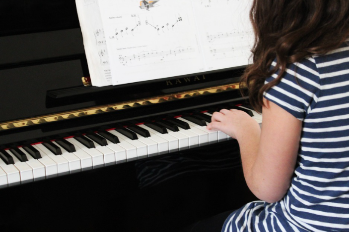 Factors to Consider Before Teaching Piano to Children